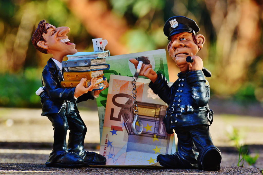 Criminals and Cops